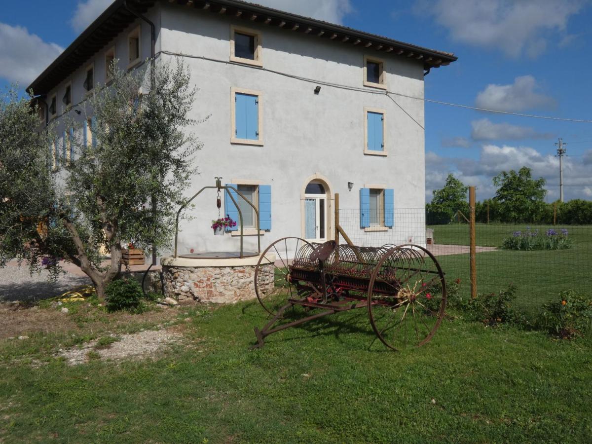 Agriturismo Il Fontanile Villa Valeggio sul Mincio Luaran gambar